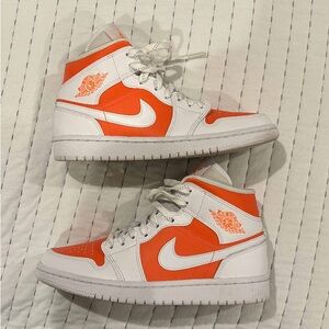 WMNS JORDAN 1 MID TOPS